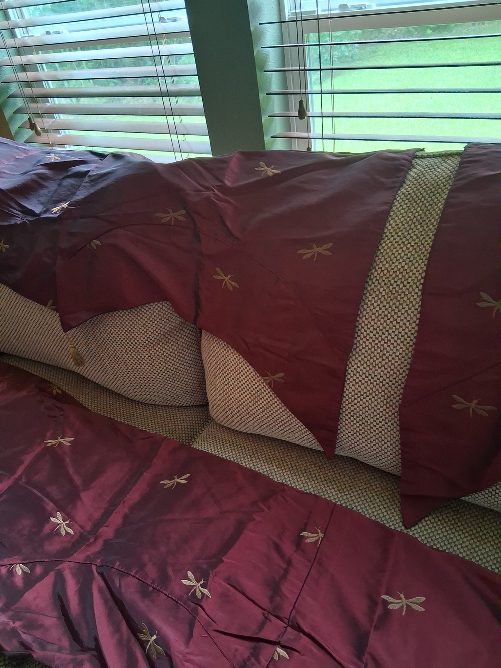 Deep Wine Valances with Gold 💛Dragonfly Accents & Tassels - Picture 8 of 16